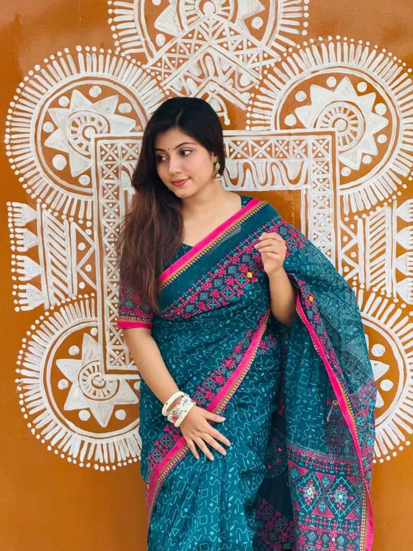 এমব্রয়ডারি তাঁত বুটিকস সিল্ক শাড়ি