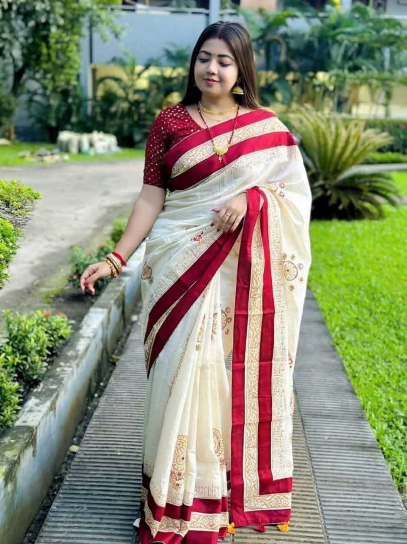 এমব্রয়ডারি খাদি কটন শাড়ি! 